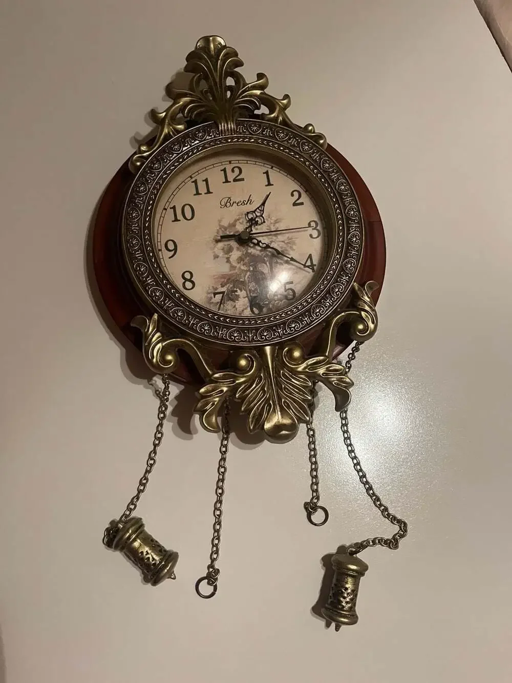Bresh Vintage-Style Wooden Wall Clock with Decorative Pendulum